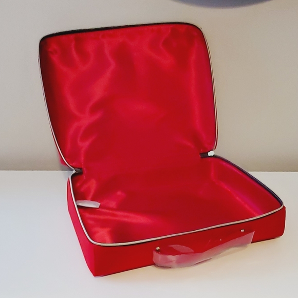 Estee Lauder Red Velvet Travel Bag Train Case - Picture 2 of 6
